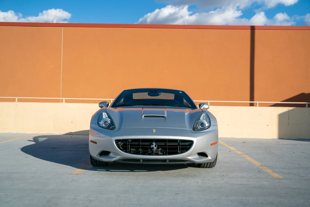 2010 Ferrari California - Image 12 of 31