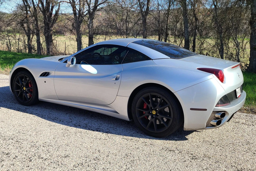 2010 Ferrari California - Image 4 of 31