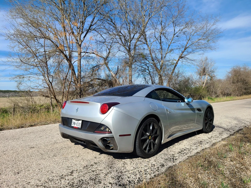 2010 Ferrari California - Image 12 of 31