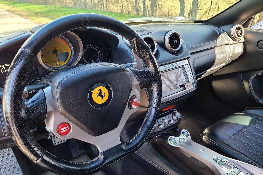 2010 Ferrari California - Image 24 of 31