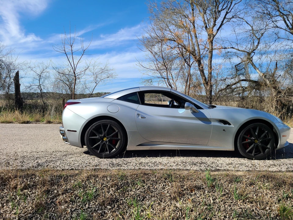 2010 Ferrari California - Image 13 of 31