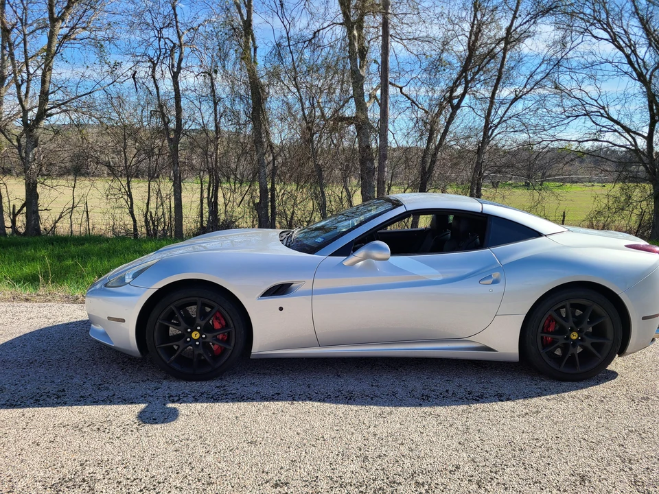 2010 Ferrari California - Image 9 of 31