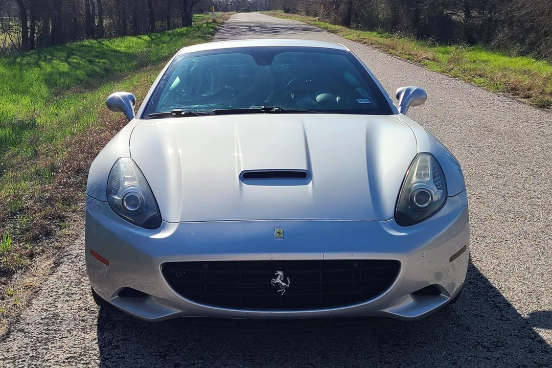 2010 Ferrari California - Image 2 of 31