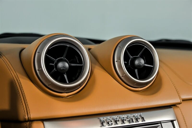 2010 Ferrari California - Image 26 of 31