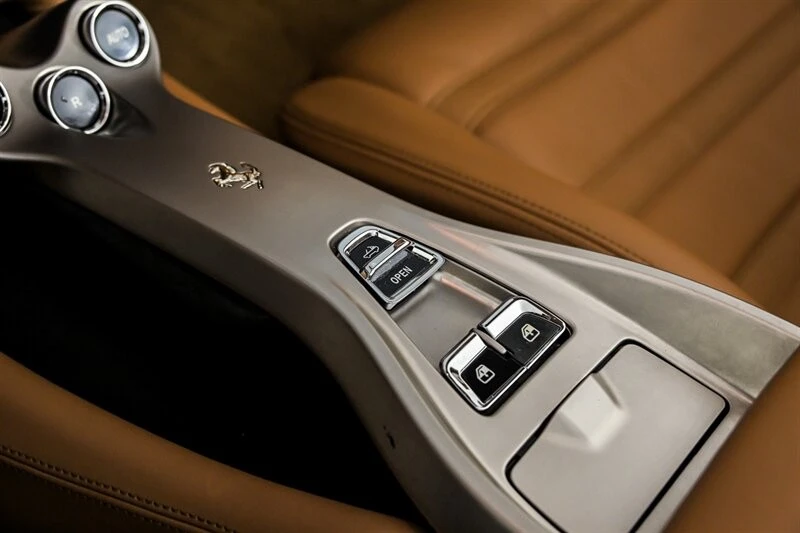 2010 Ferrari California - Image 30 of 31