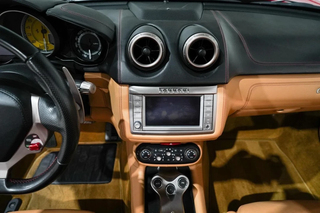 2010 Ferrari California - Image 12 of 21