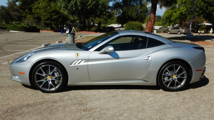 2010 Ferrari California - Image 2 of 17