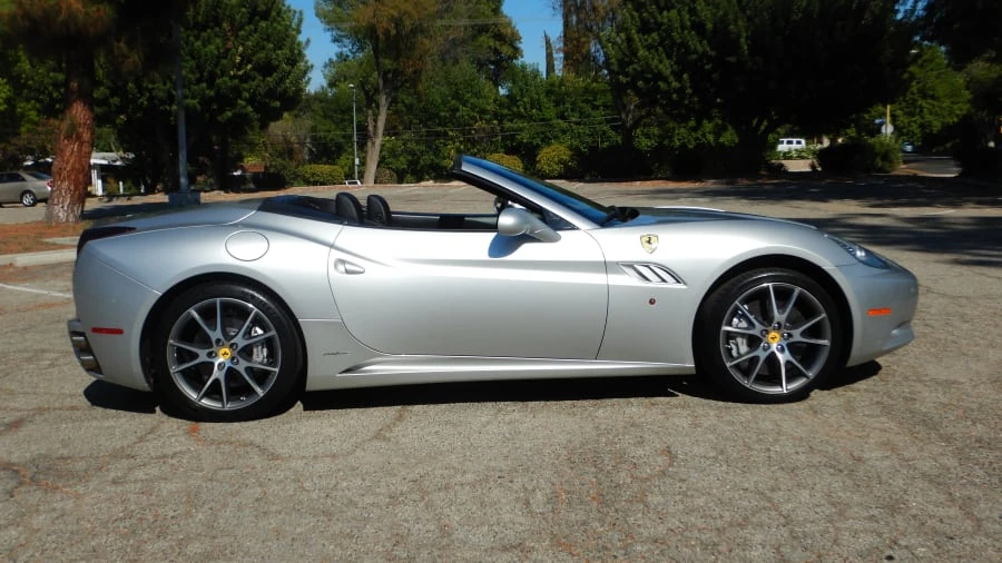 2010 Ferrari California - Image 13 of 17