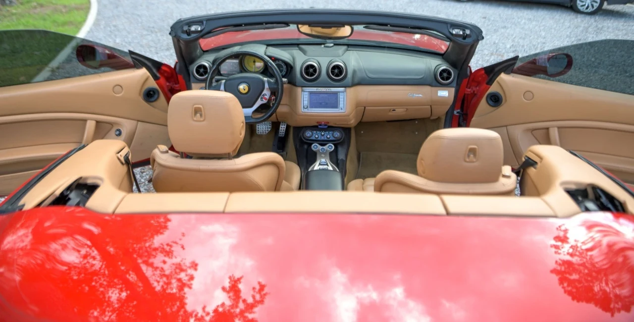 2010 Ferrari California - Image 4 of 7