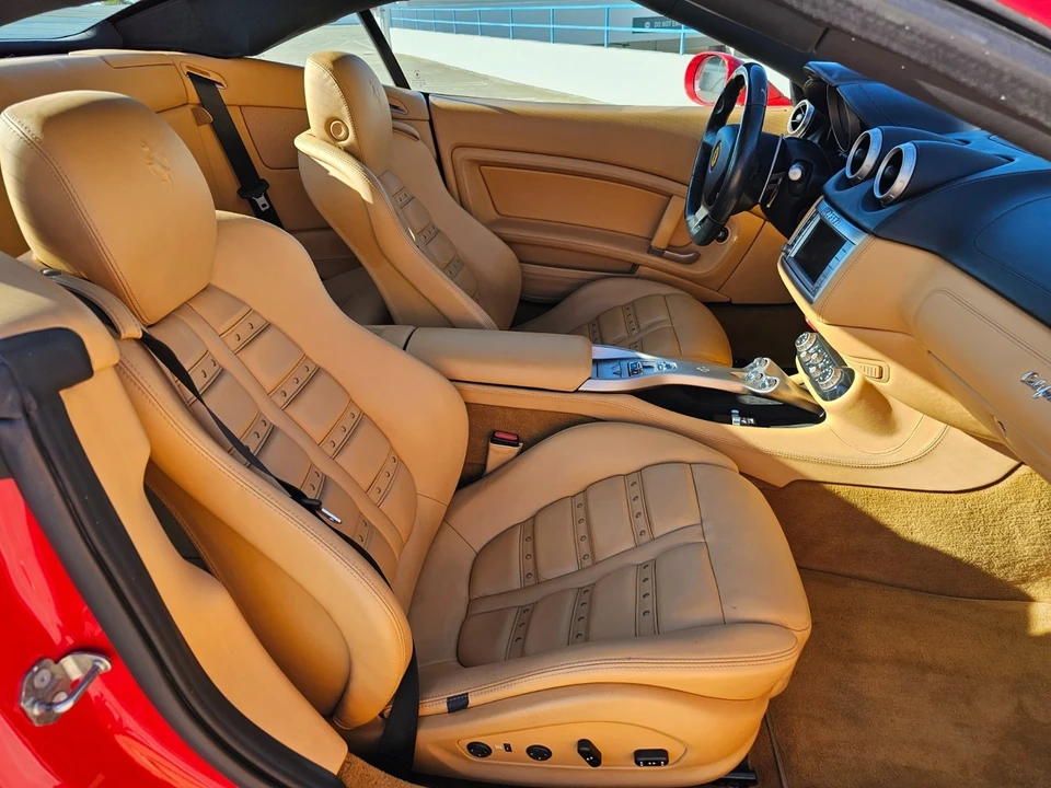 2010 Ferrari California - Image 17 of 21