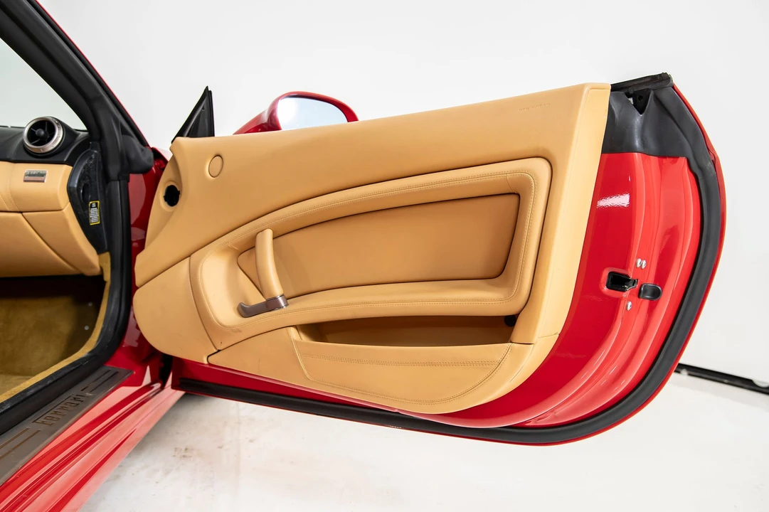 2010 Ferrari California - Image 25 of 31