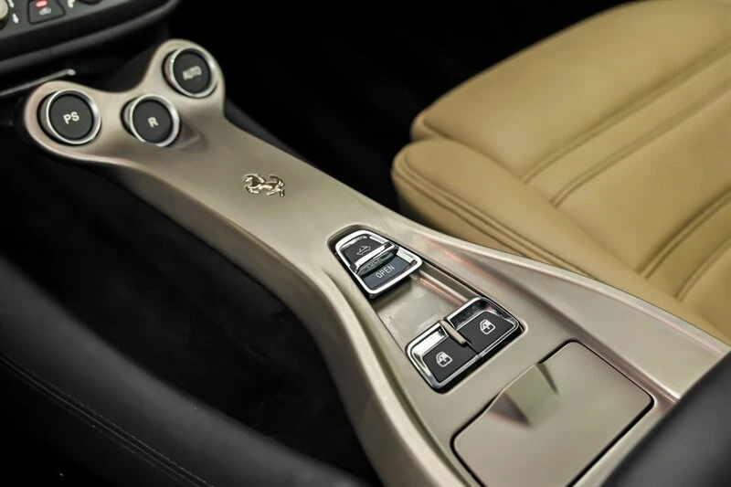2010 Ferrari California - Image 31 of 31