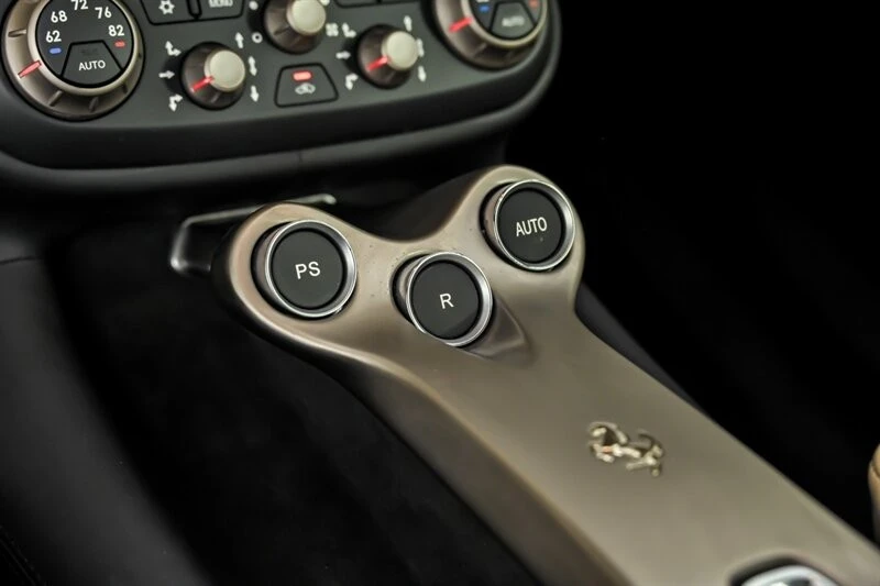 2010 Ferrari California - Image 30 of 31