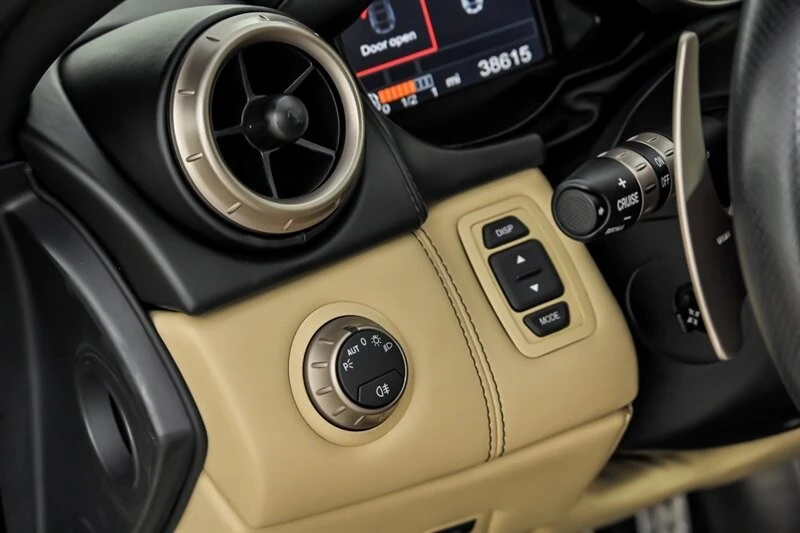 2010 Ferrari California - Image 21 of 31