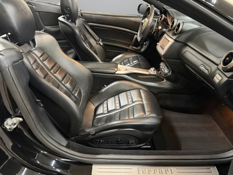 2010 Ferrari California - Image 17 of 25