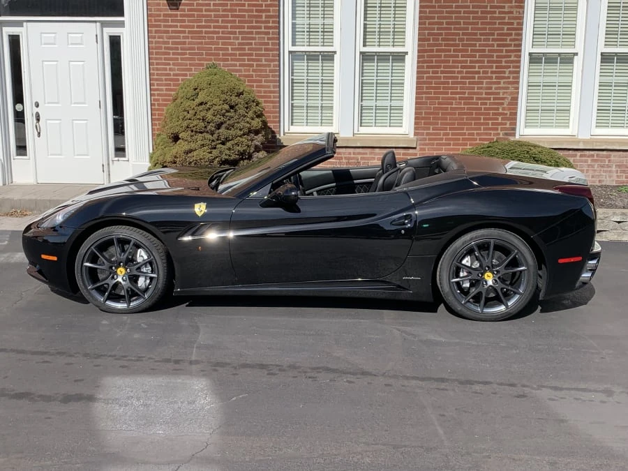 2010 Ferrari California - Image 2 of 10