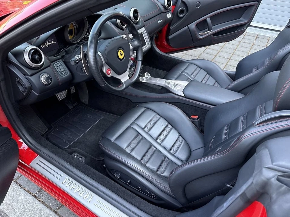 2010 Ferrari California - Image 28 of 31