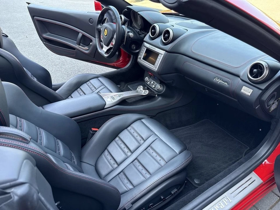 2010 Ferrari California - Image 29 of 31