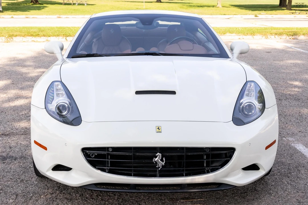 2010 Ferrari California - Image 2 of 31
