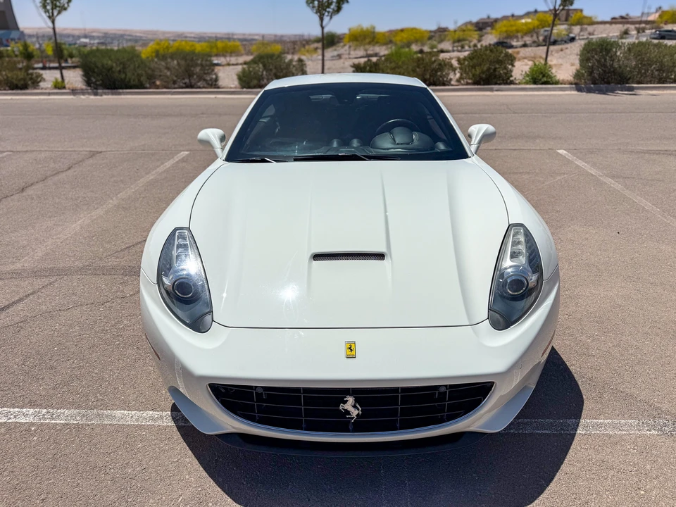 2010 Ferrari California - Image 2 of 31