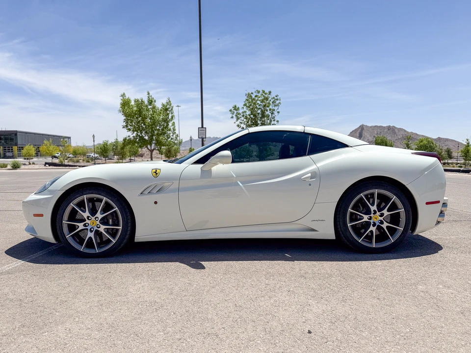2010 Ferrari California - Image 7 of 31