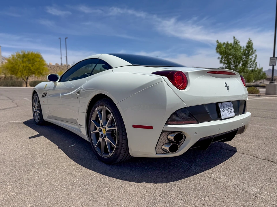 2010 Ferrari California - Image 8 of 31