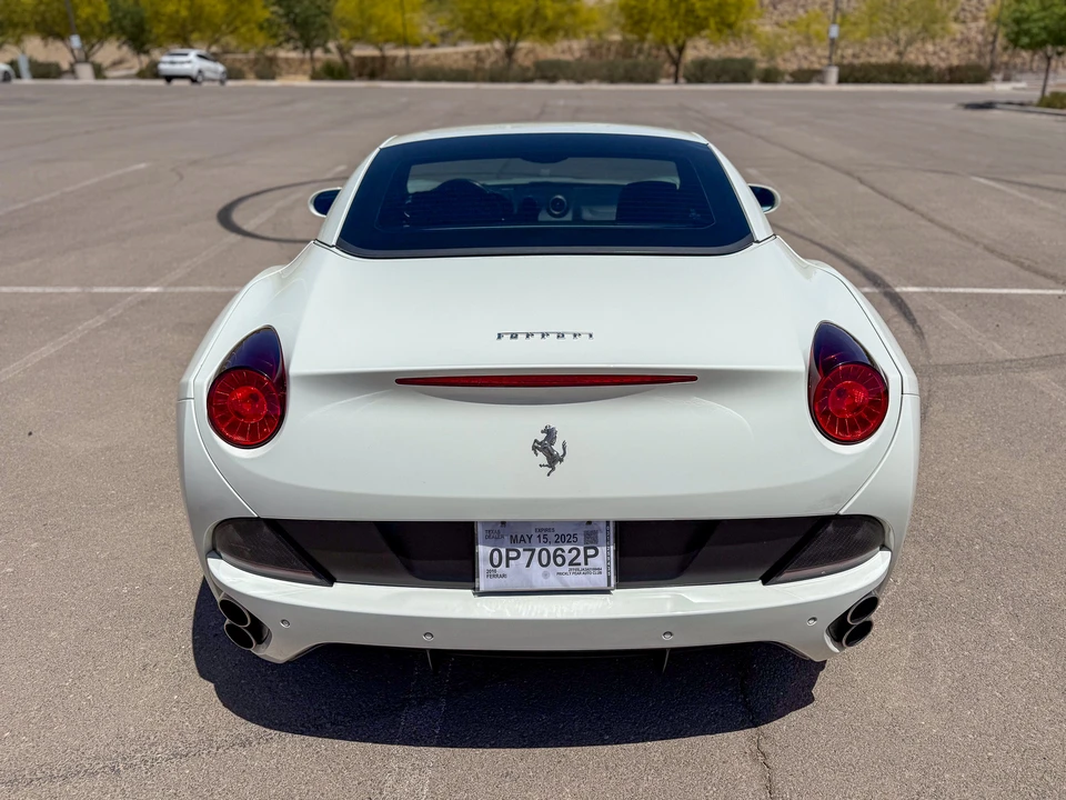 2010 Ferrari California - Image 10 of 31