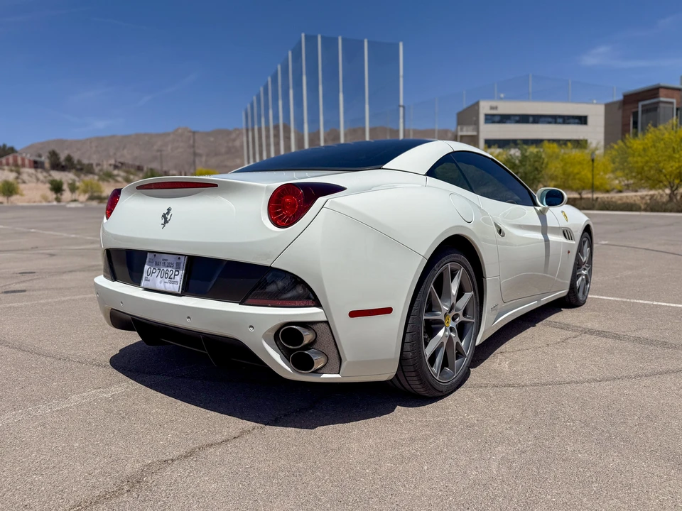 2010 Ferrari California - Image 11 of 31
