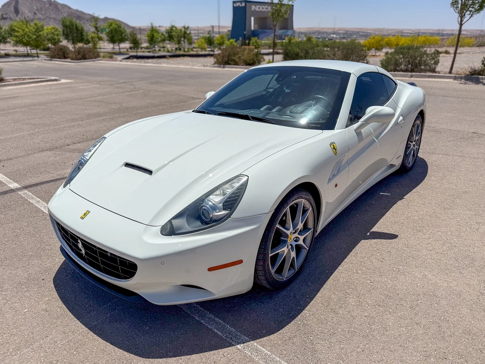 2010 Ferrari California - Image 4 of 31