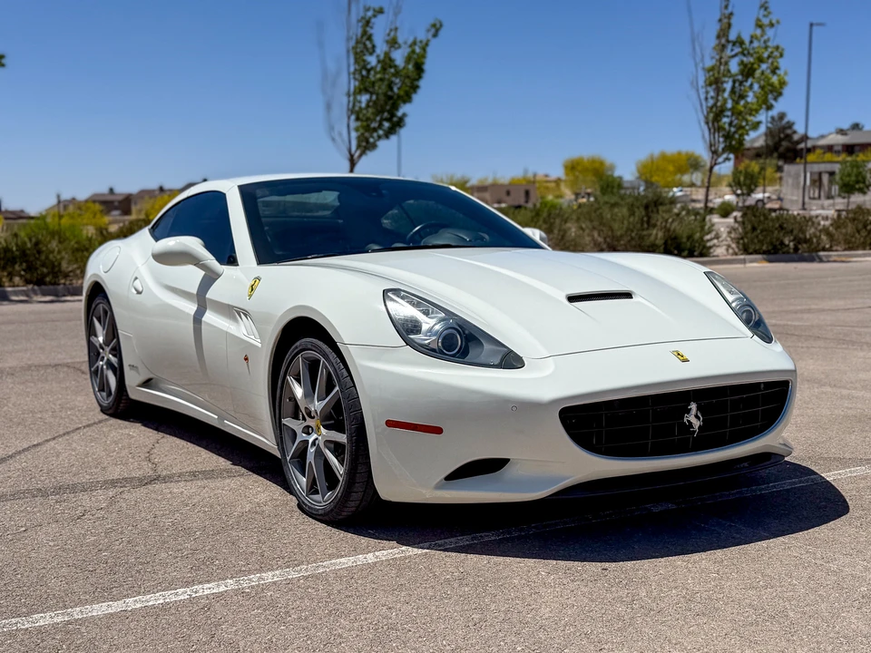 2010 Ferrari California - Image 16 of 31