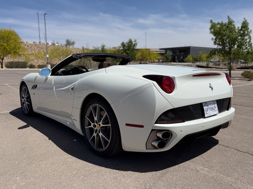 2010 Ferrari California - Image 23 of 31