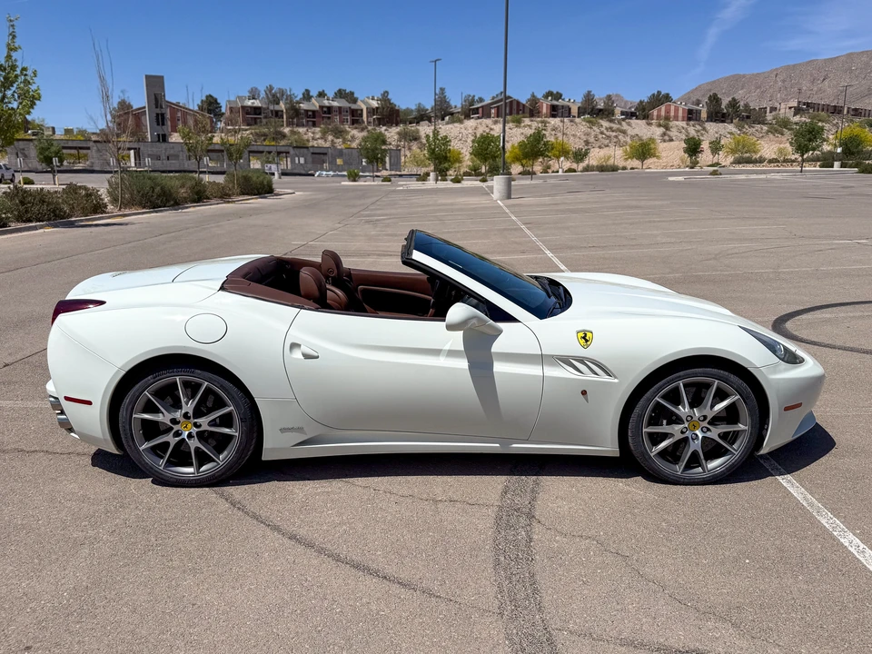 2010 Ferrari California - Image 28 of 31