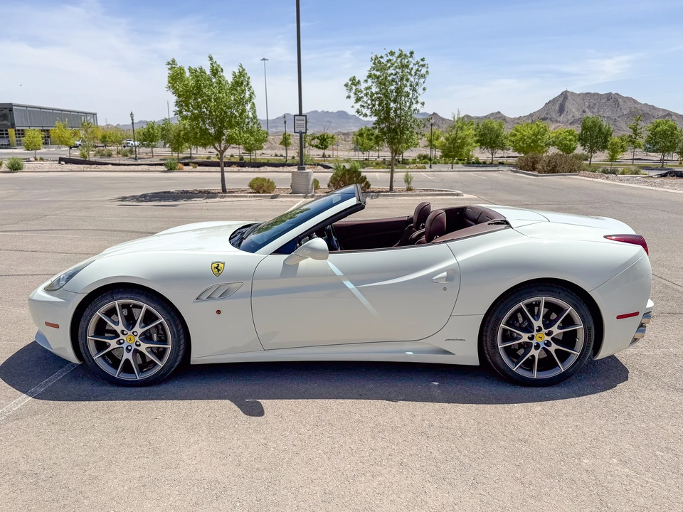 2010 Ferrari California - Image 20 of 31