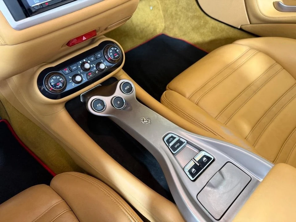 2010 Ferrari California - Image 16 of 28