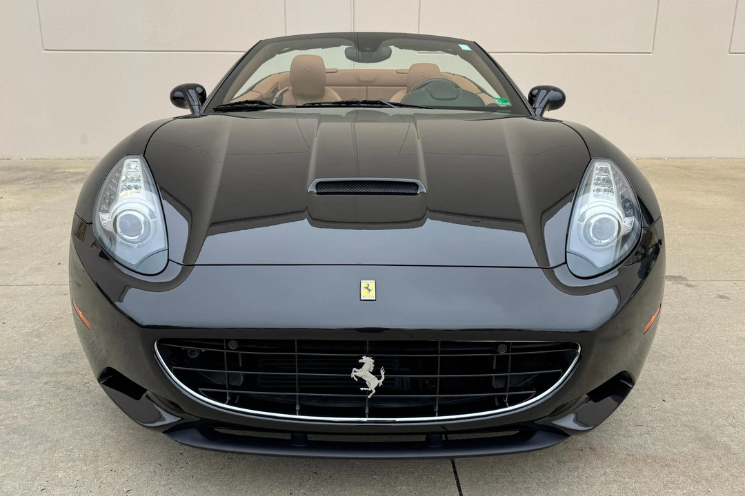2010 Ferrari California - Image 2 of 31