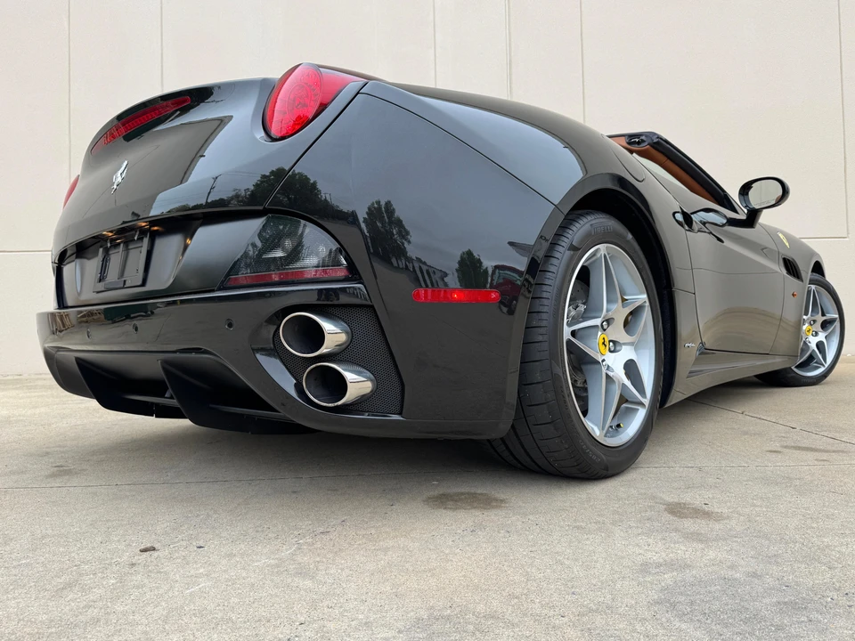 2010 Ferrari California - Image 24 of 31