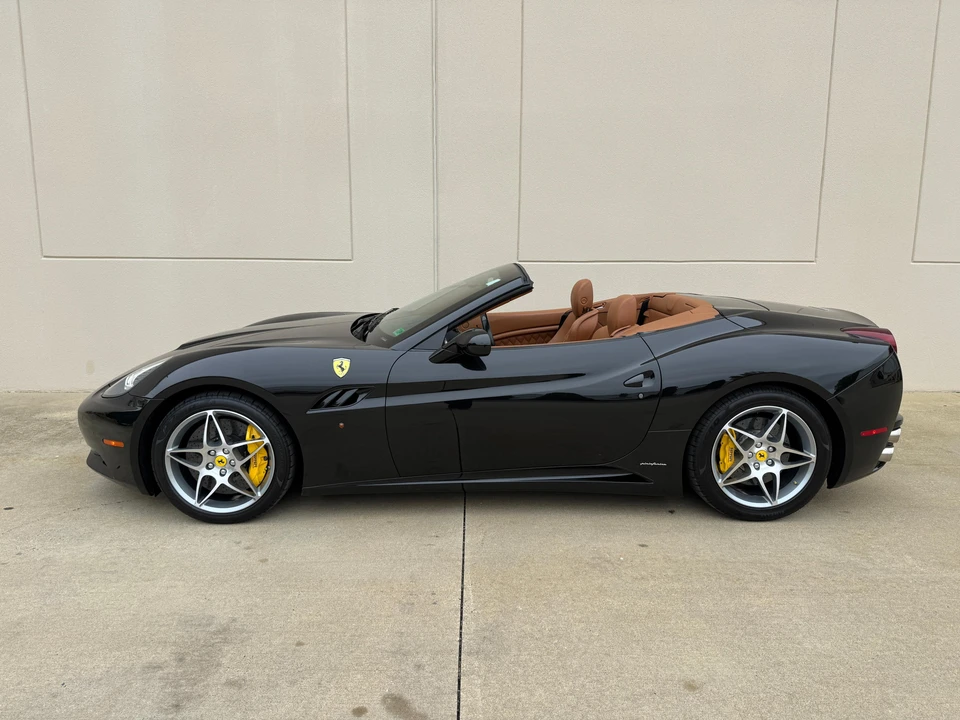 2010 Ferrari California - Image 15 of 31