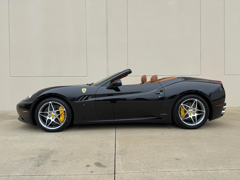 2010 Ferrari California - Image 14 of 31