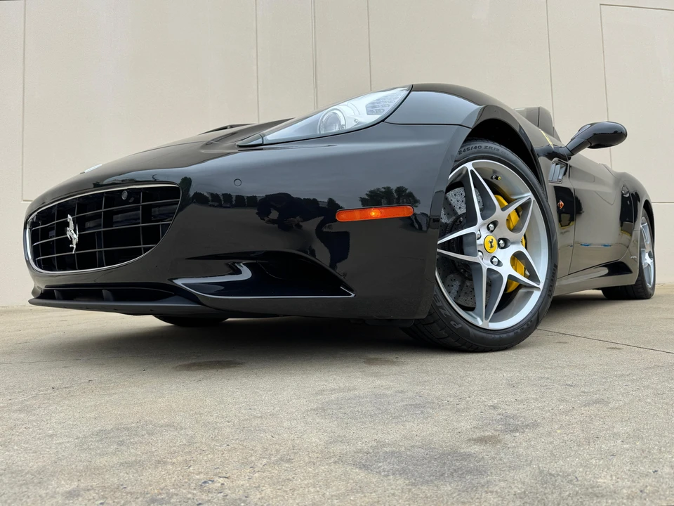 2010 Ferrari California - Image 10 of 31