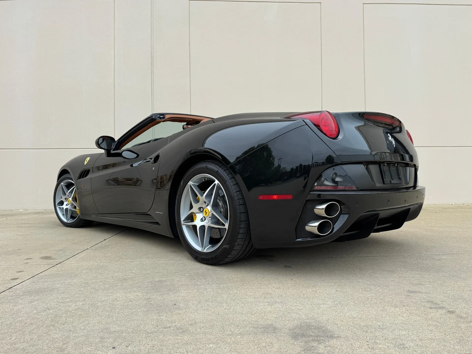 2010 Ferrari California - Image 17 of 31