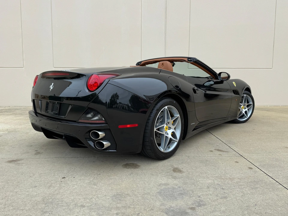 2010 Ferrari California - Image 27 of 31