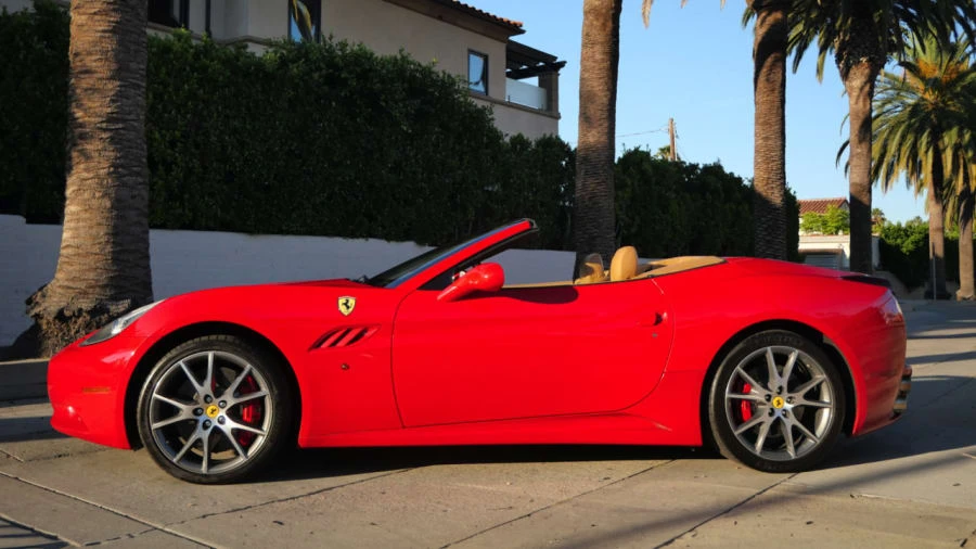 2010 Ferrari California - Image 2 of 22