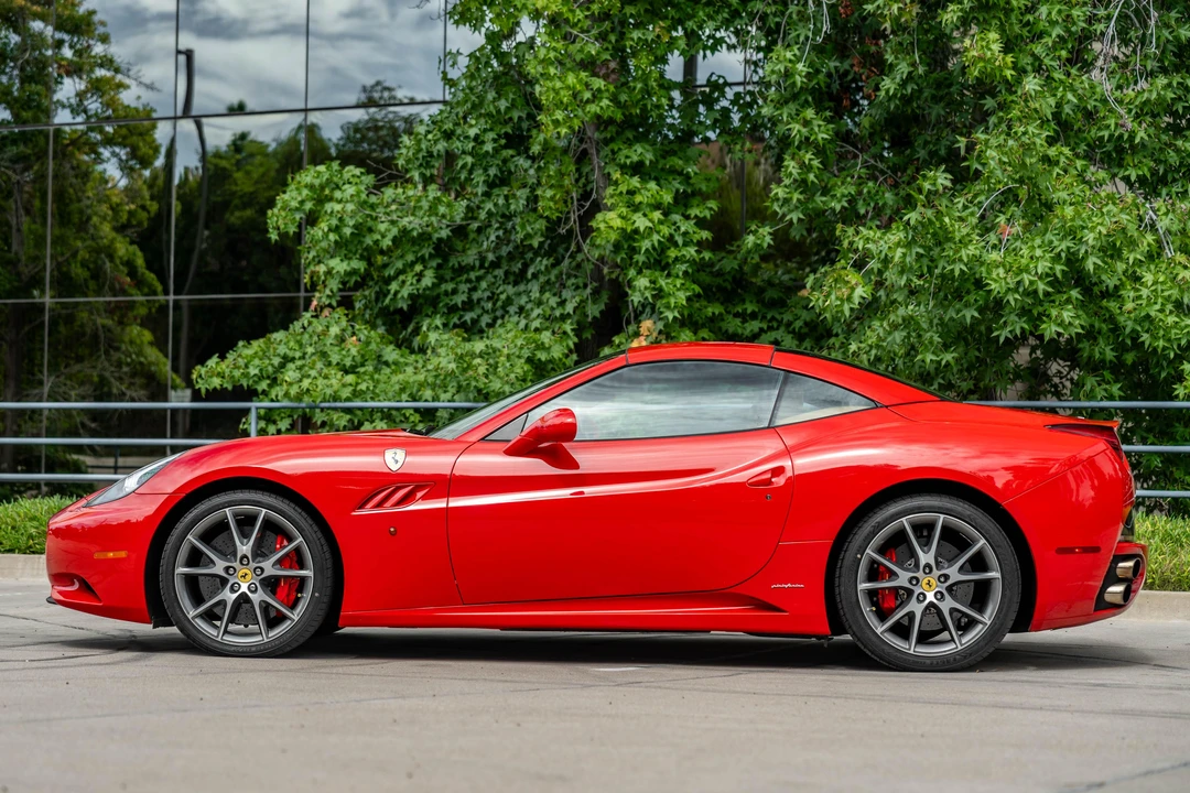 2010 Ferrari California - Image 12 of 31