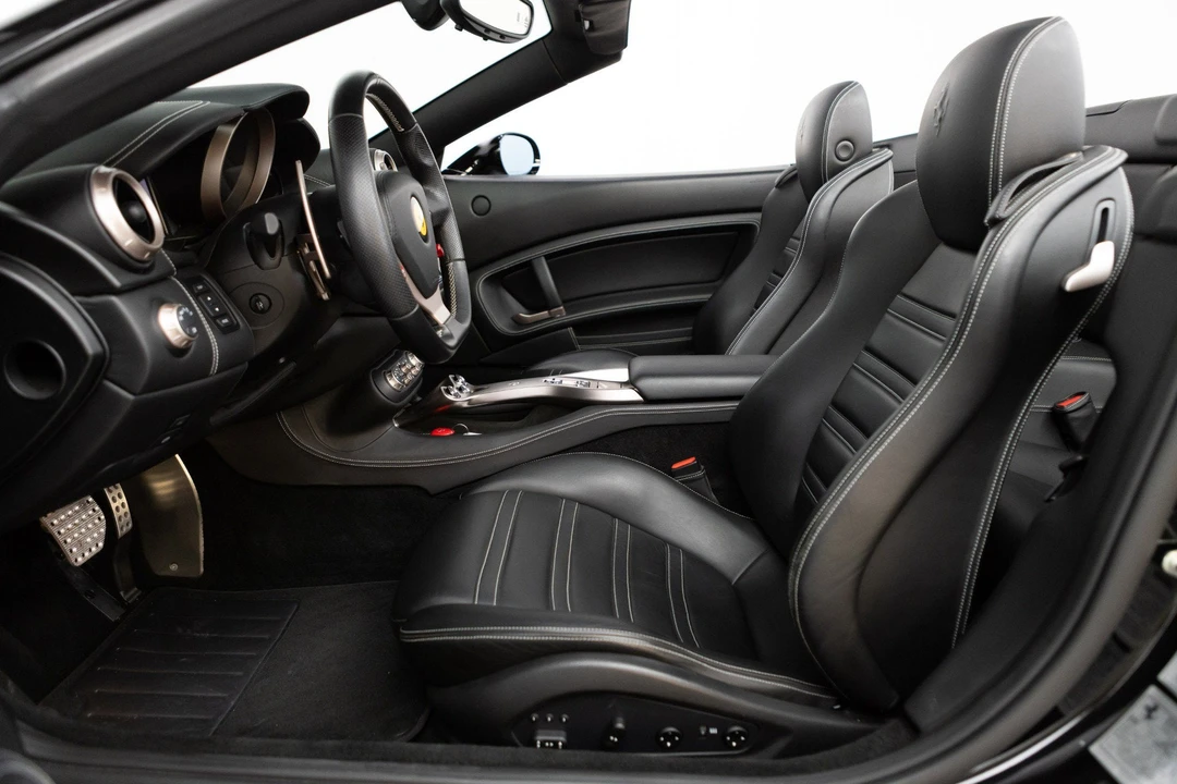 2010 Ferrari California - Image 2 of 31
