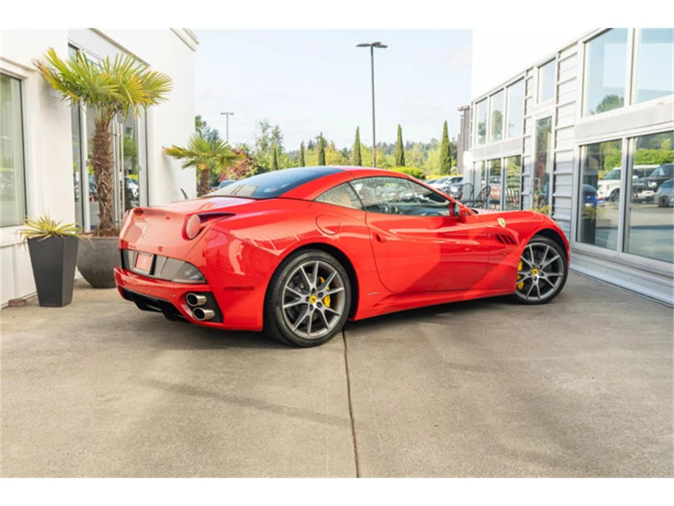 2010 Ferrari California - Image 8 of 12