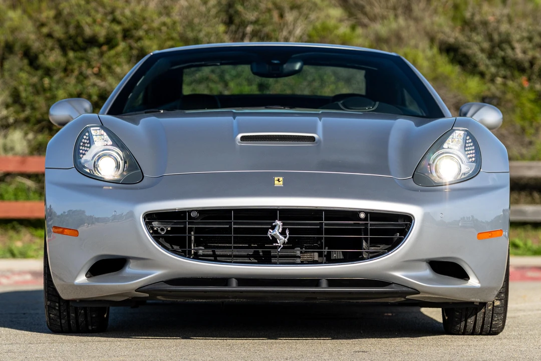 2010 Ferrari California - Image 2 of 31