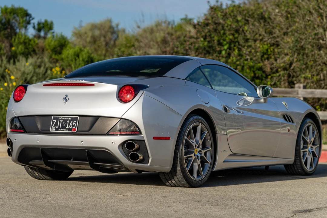 2010 Ferrari California - Image 12 of 31