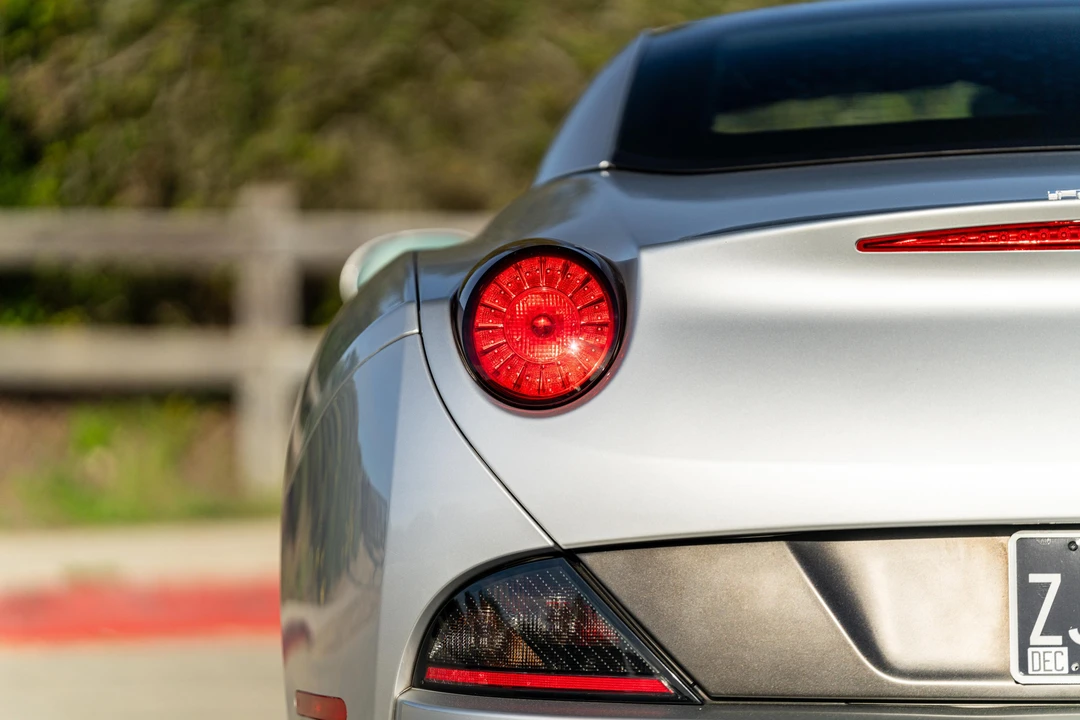2010 Ferrari California - Image 30 of 31