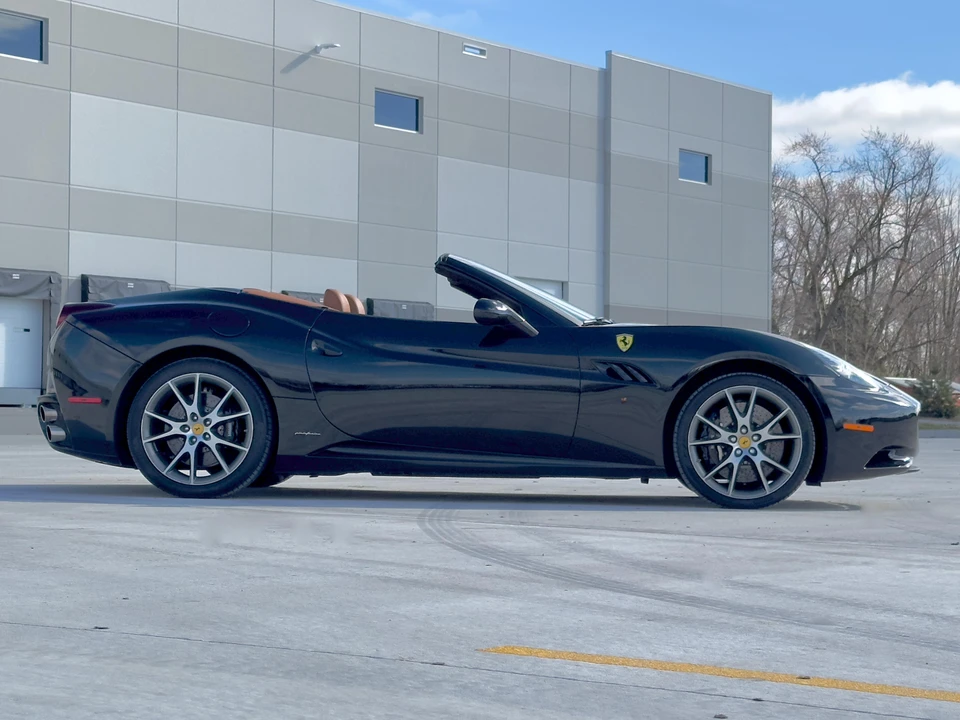2010 Ferrari California - Image 19 of 31