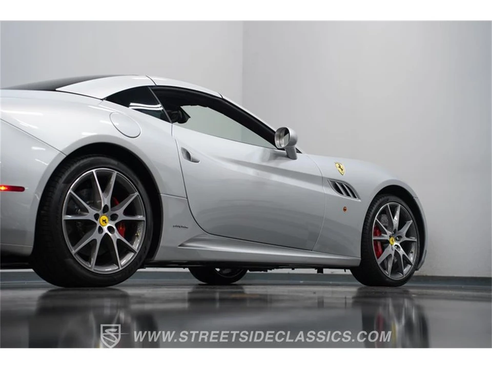 2010 Ferrari California - Image 26 of 31
